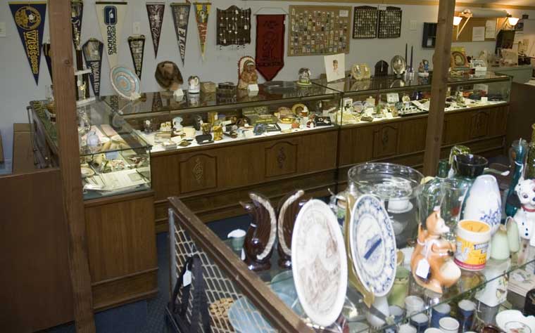 Egg Palace Antiques and Collectables